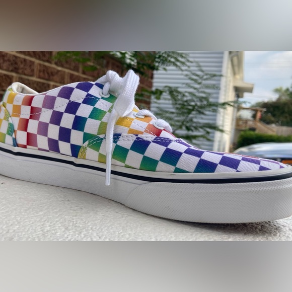 Girl’s rainbow checkered Vans - SIZE 3 - Picture 3 of 10